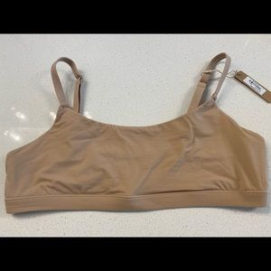 SKIMS fit everyone scoop neck bra size L in clay